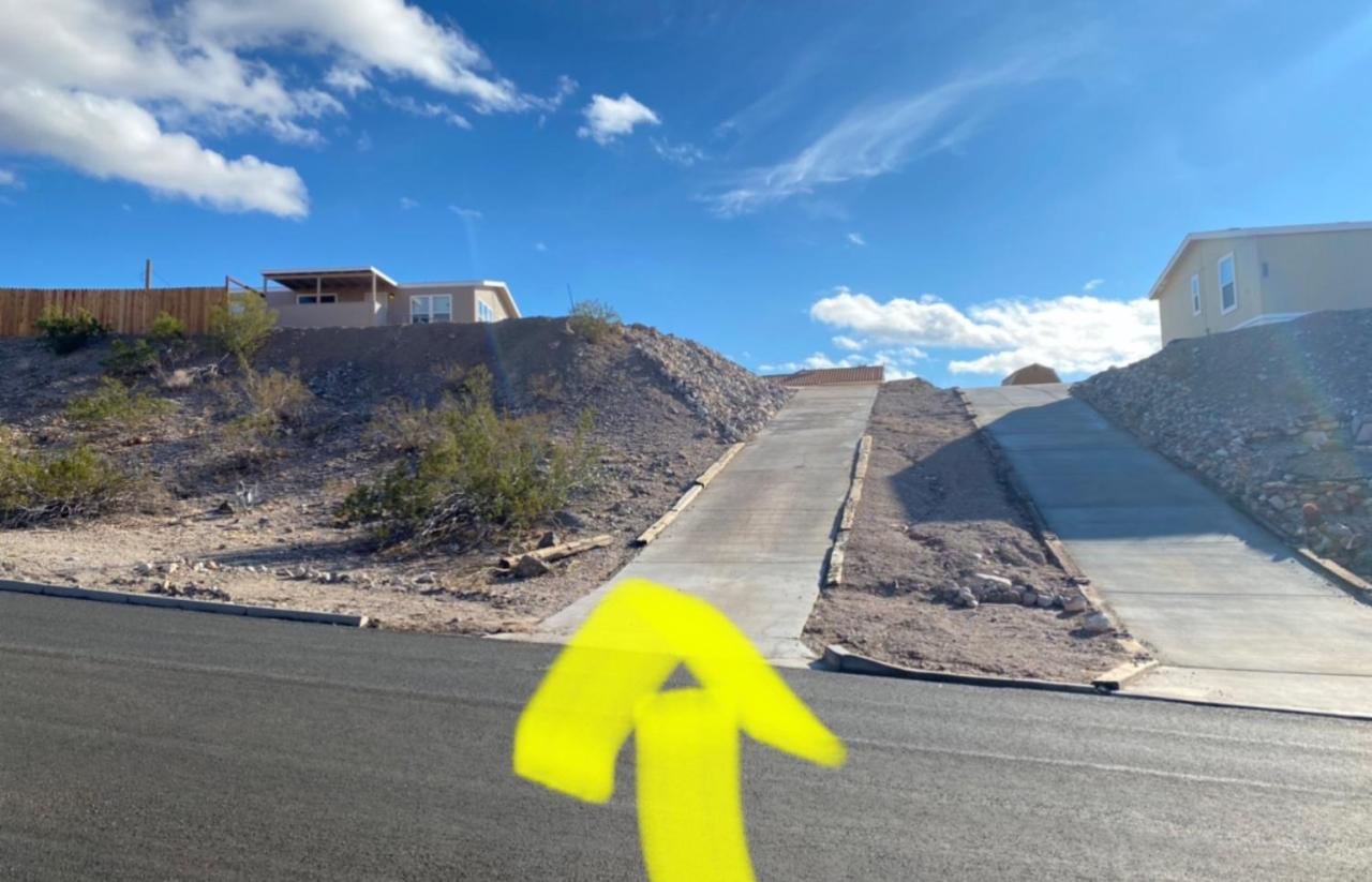 Magnificent & Tranquil Home, Mountain Views , 8 Mins To Casinos & River, Fire Pit, Bbq Bullhead City Exterior photo