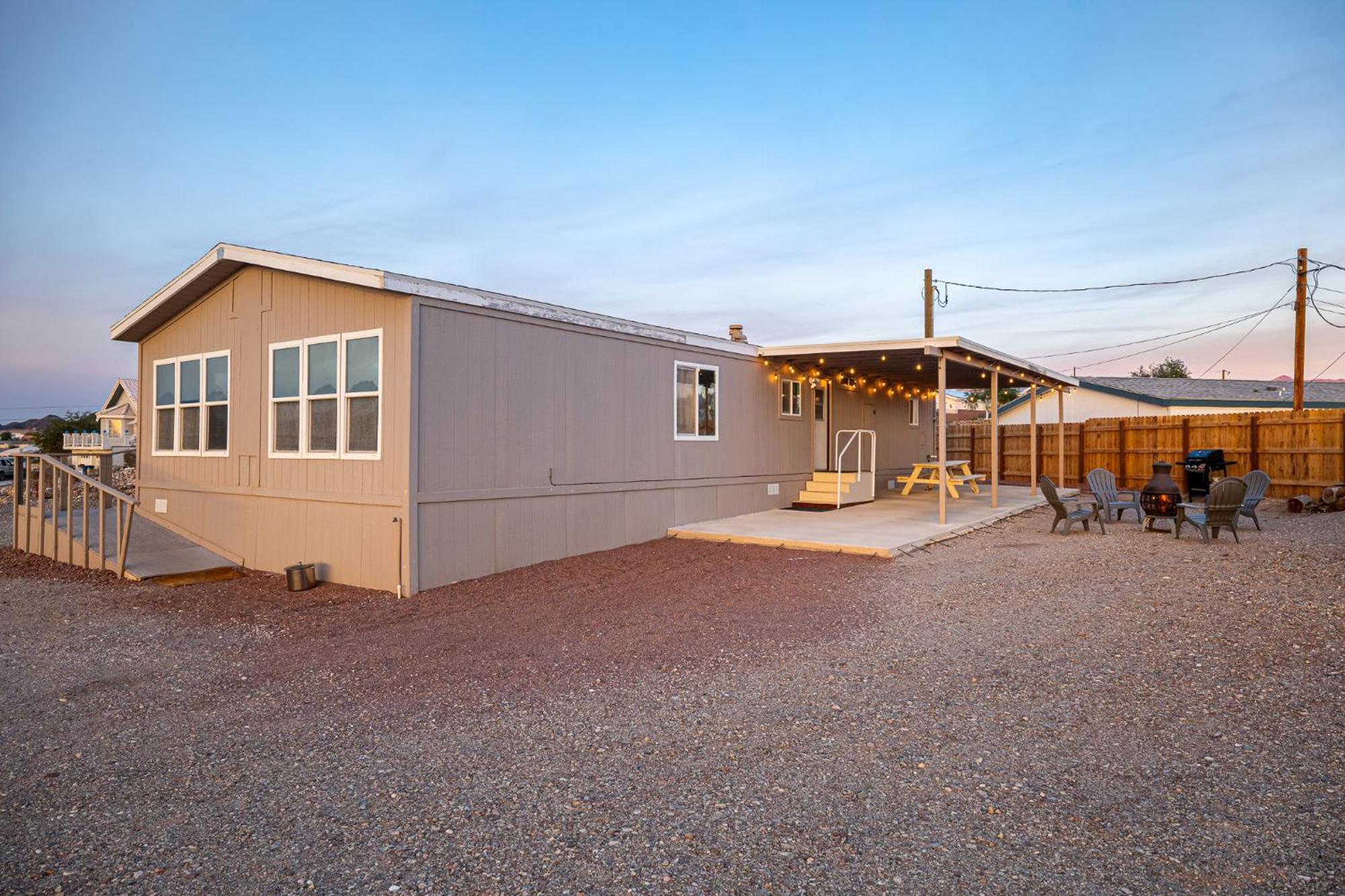 Magnificent & Tranquil Home, Mountain Views , 8 Mins To Casinos & River, Fire Pit, Bbq Bullhead City Exterior photo