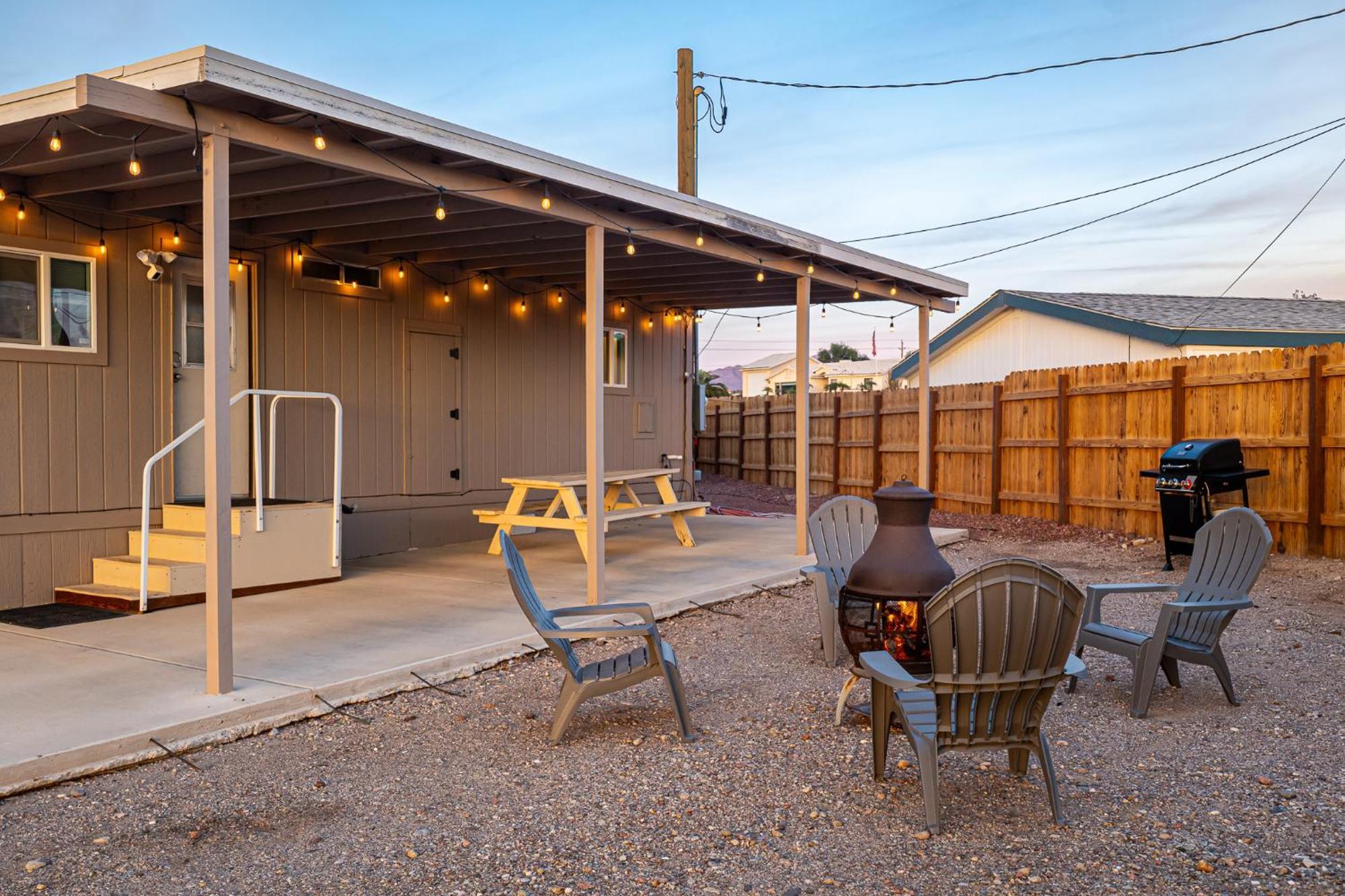 Magnificent & Tranquil Home, Mountain Views , 8 Mins To Casinos & River, Fire Pit, Bbq Bullhead City Exterior photo