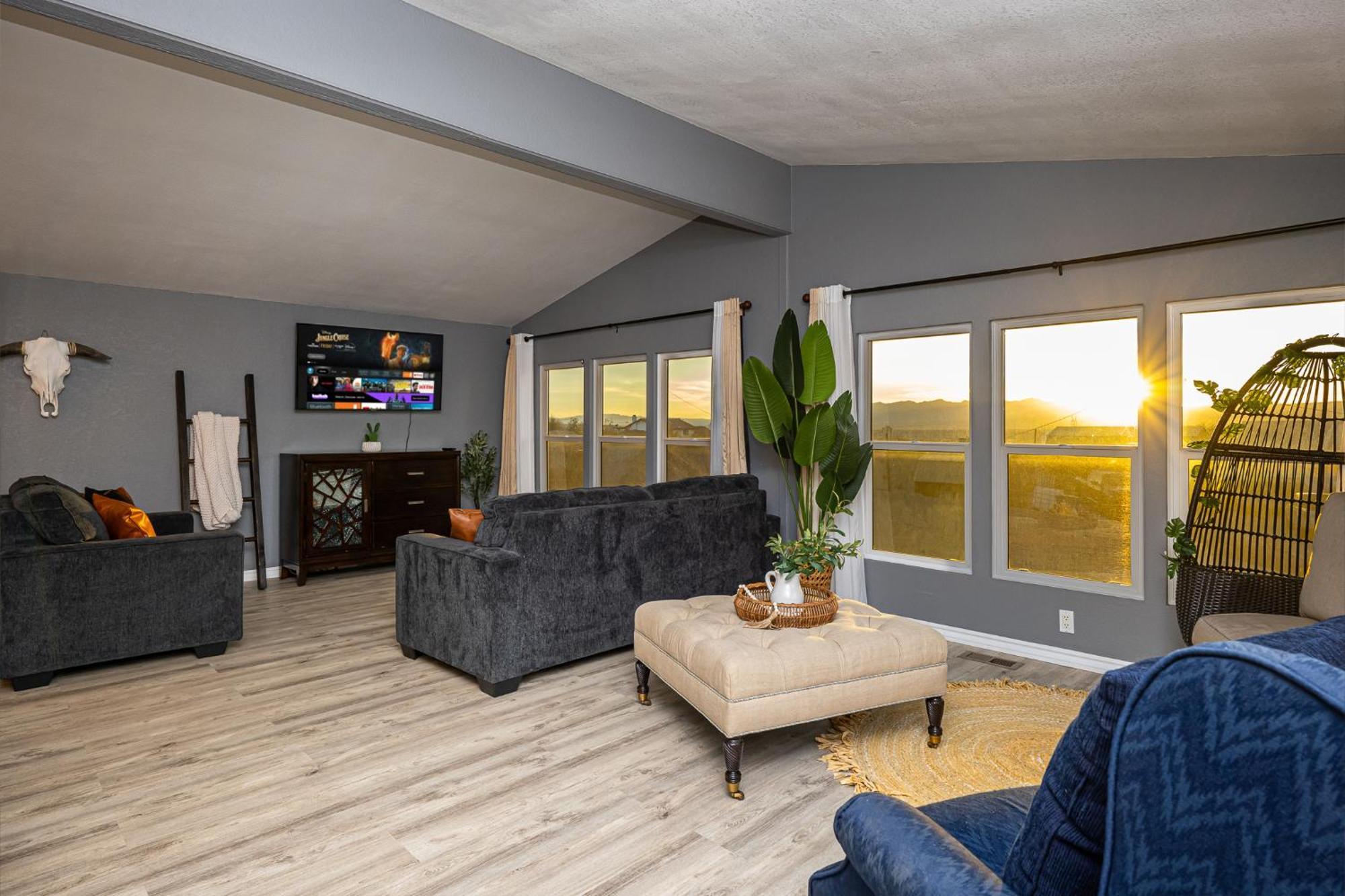 Magnificent & Tranquil Home, Mountain Views , 8 Mins To Casinos & River, Fire Pit, Bbq Bullhead City Exterior photo