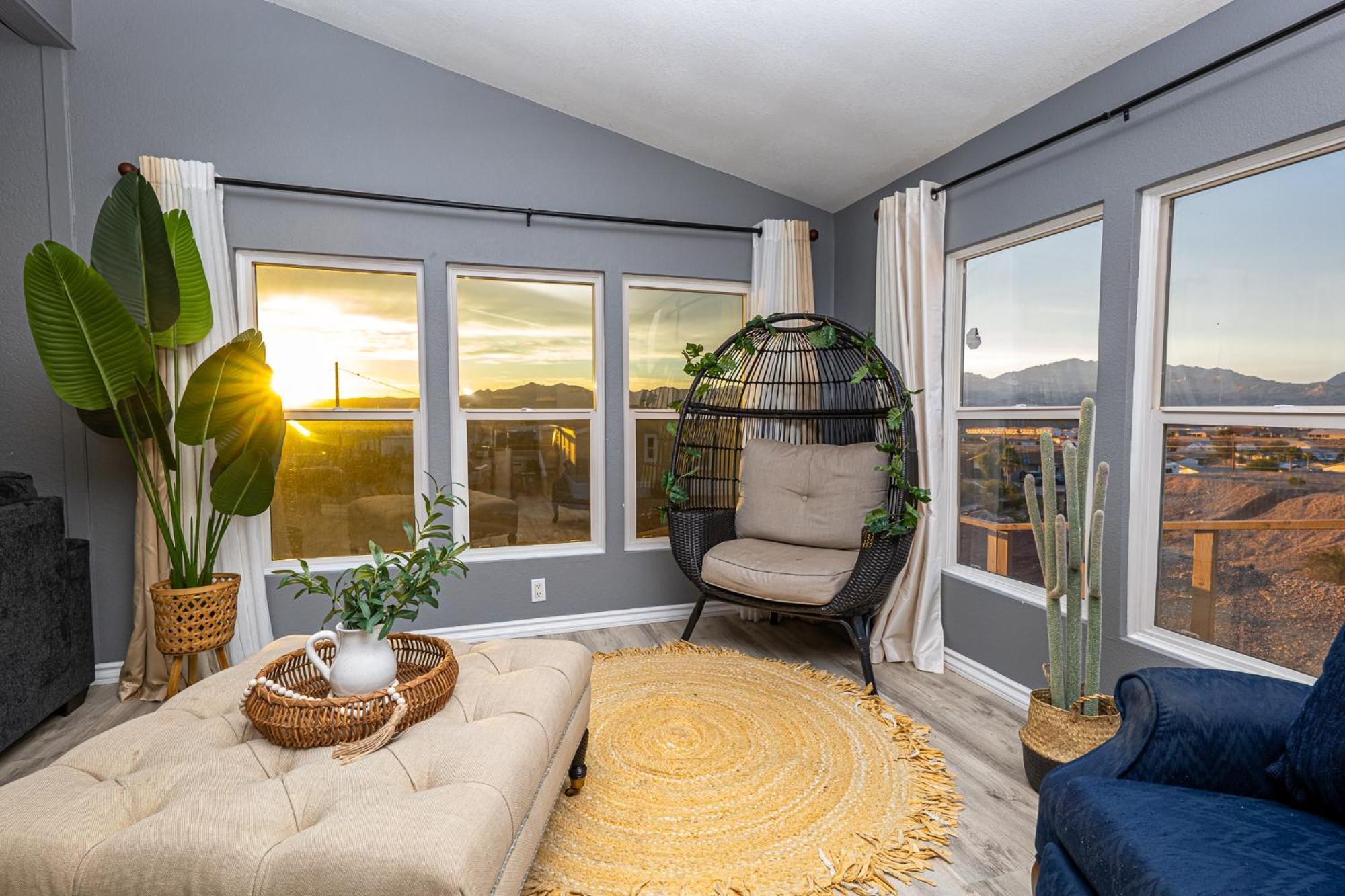 Magnificent & Tranquil Home, Mountain Views , 8 Mins To Casinos & River, Fire Pit, Bbq Bullhead City Exterior photo