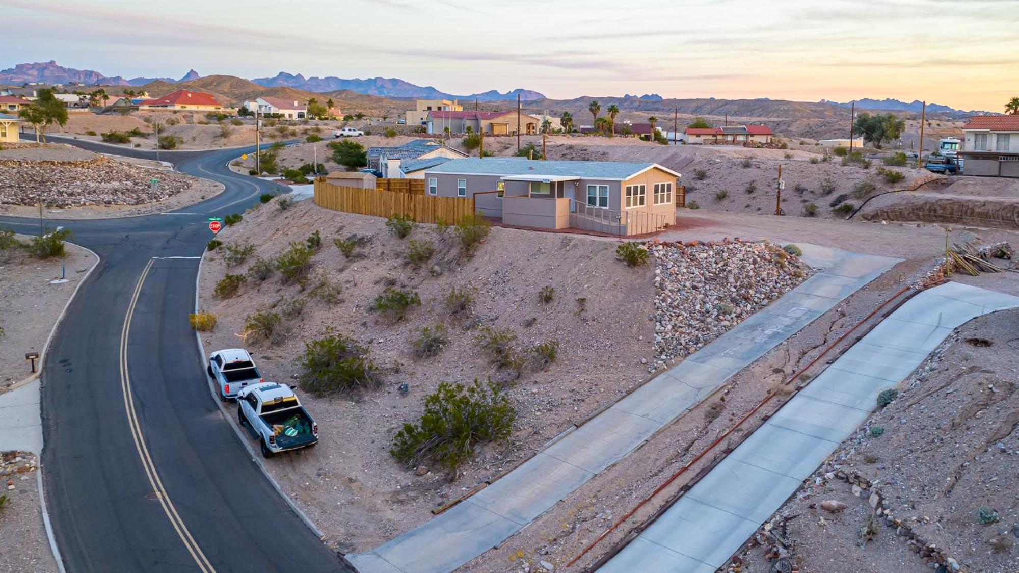 Magnificent & Tranquil Home, Mountain Views , 8 Mins To Casinos & River, Fire Pit, Bbq Bullhead City Exterior photo